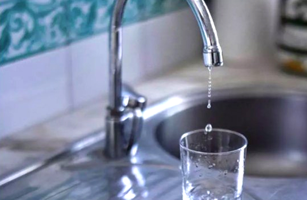 Los vecinos de los Sifones exigen soluciones “ante la persistente baja presión de agua” en sus viviendas